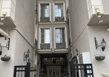 استديو بسرير ماستر وجلسة خارجية 