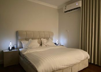 شقة فندقية تصميم راقي دخول ذكي