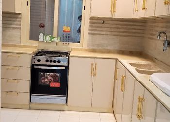شقة بصالة مريحة وغرفتين نوم 