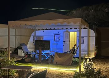 كرفان بجلسة خارجية وأجواء ممتعة