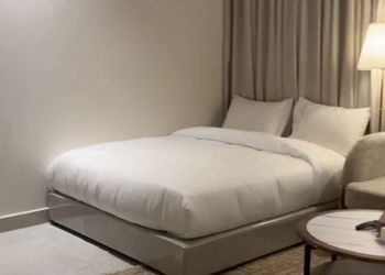 استديو هادئ بسرير ماستر 