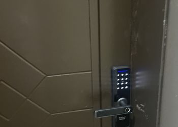شقة هادئة بصالة وغرفة نوم 