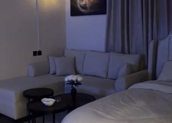استديو هادئ بسرير ماستر 