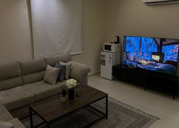 شقة بغرفة معيشة وغرفة نوم 