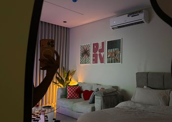 استديو بسرير ماستر وجلسة جانبية 