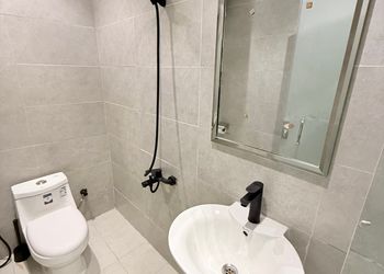 استديو بسرير ماستر  وجلسة جانبية