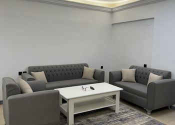 شقة بغرفتين نوم وأثاث مريح