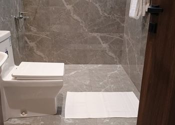 استديو بسرير ماستر وأثاث مريح 