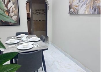 شقة بغرفة معيشة وغرفتين نوم 