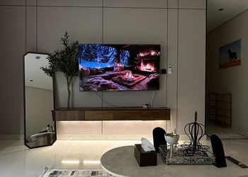 استديو بأثاث مريح وبسيط 