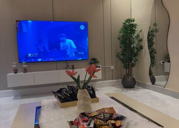 شقة بصالة مريحة ودخول ذاتي 