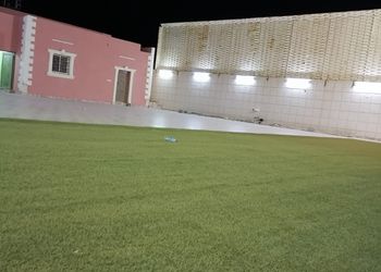 استراحة بمجلس وفناء خارجي 