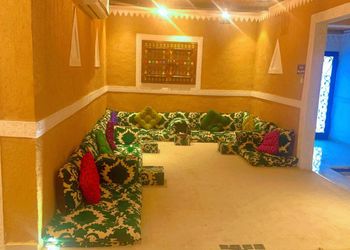 مزرعة بمناظر خلابة وجلسة خارجية 