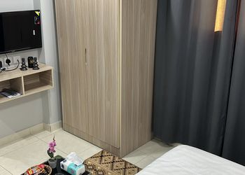 استديو باثاث مريح وبسيط 