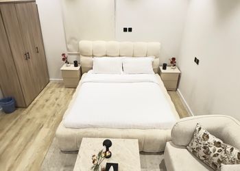 استديو بسرير ماستر