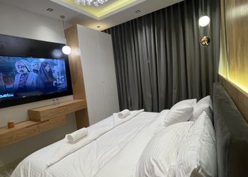 شقة  بتصميم هادي ودخول ذاتي
