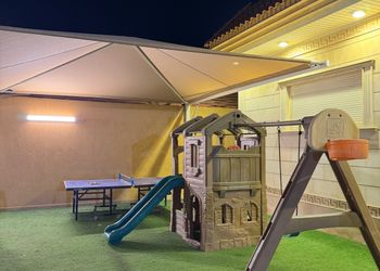 استراحة بملعب ومسبح