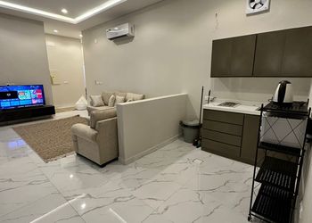 شاليه بمسطح اخضر و مسبح