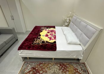 استديو بسرير ماستر وأثاث مريح 