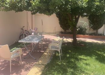 استراحة ومسطح اخضر 