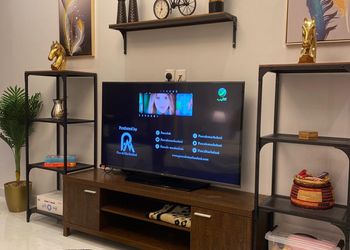 استديو بأثاث مريح وبسيط