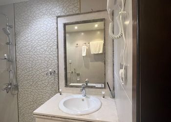 سويت بسرير ماستر وتلفزيون 
