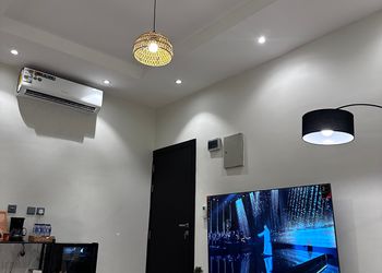 استديو بسرير ماستر وجلسة جانبية 