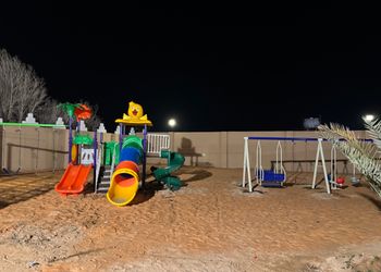 شاليه بمجلس واسع وألعاب أطفال