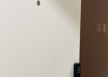 استديو بسرير ماستر وجلسة 