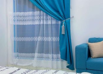 شاليه داخل مزرعة بجلسة خارجية 