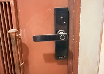 شقة بأثاث مريح وبسيط 