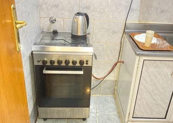 شقة بغرفتين نوم وأثاث مريح