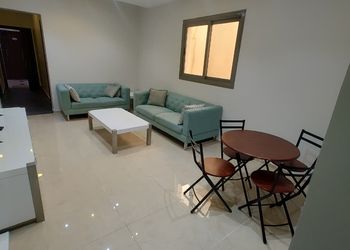 شقة بغرفة معيشة وغرفتين نوم 