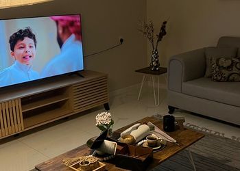 شقة بغرفة معيشة وغرفة نوم 