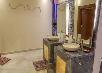 شاليه بمسطح اخضر (للعوائل)