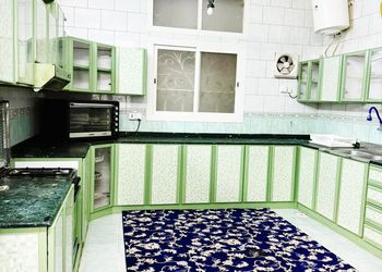 شقة بغرفة معيشة وغرفة نوم 