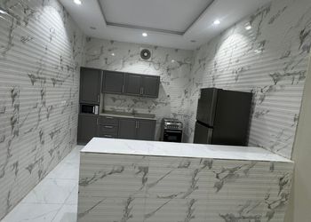 شاليه بمسطح اخضر و مسبح