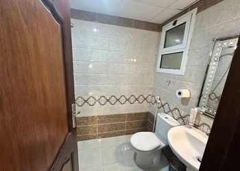 شقة بغرفة نوم وغرفة معيشة 