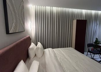 استديو بسرير ماستر وجلسة جانبية 