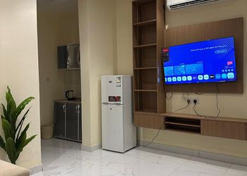 شقة بغرفة معيشة وغرفة نوم 
