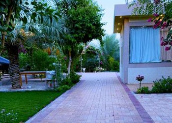 مزرعة بجلسة خارجية وبأجواء ريفية