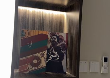 شقة بصالة مريحة وغرفتين نوم 