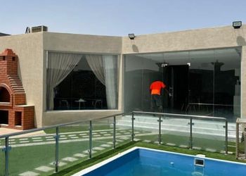 شاليه عائلي بالعاب اطفال ومسبح 