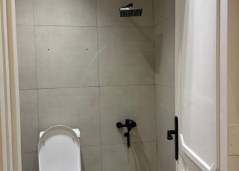 استديو هادئ وانيق بسرير ماستر