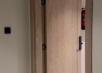 شقة بغرفة معيشة وغرفتين نوم 