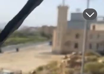 استديو بسرير ماستر وجلسة جانبية