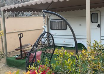 كرفان بجلسة خارجية وأجواء ممتعة