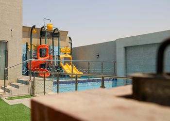 شاليه بألعاب اطفال وجاكوزي 