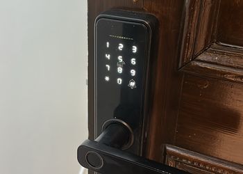 استديو بسرير ماستر وجلسة جانبية