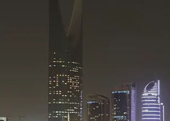 شقة بغرفة نوم وصاله وبلكونه 